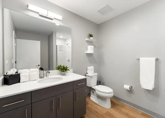 4br Corporate And Modern Chicago
