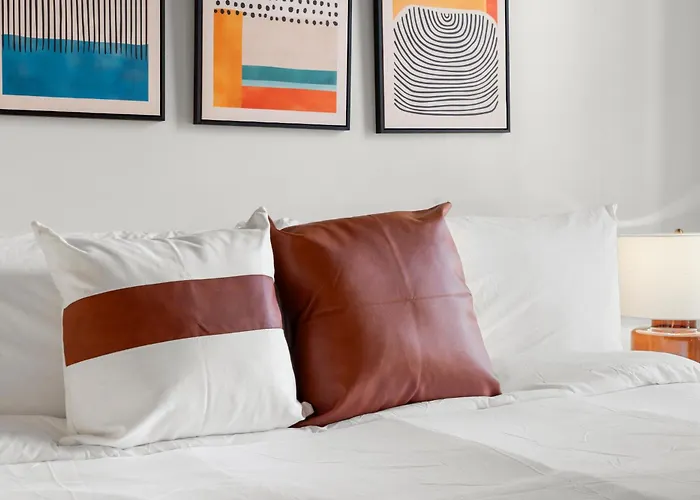 4br Corporate And Modern Chicago